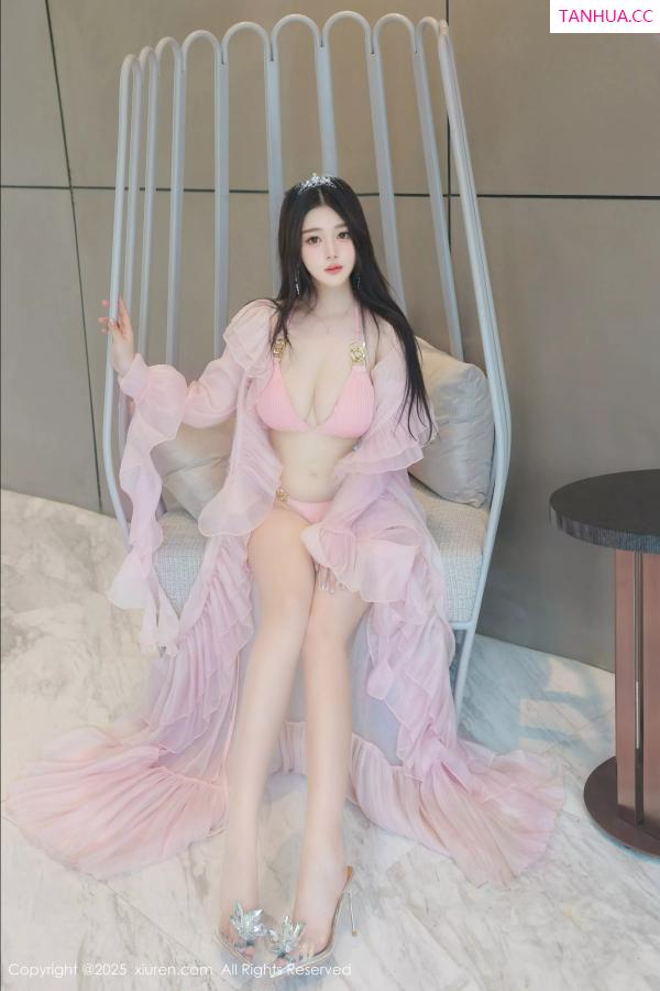   [XiuRen]高清写真图 2025.04.16 No.10160 蛋蛋宝 粉色比基尼第21张图片